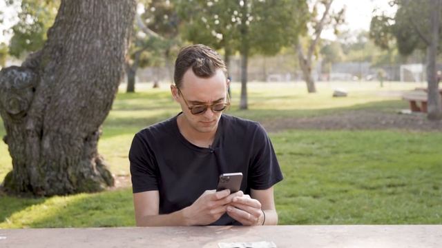 Snapchat's new AR camera can identify the world around you смотреть онлайн