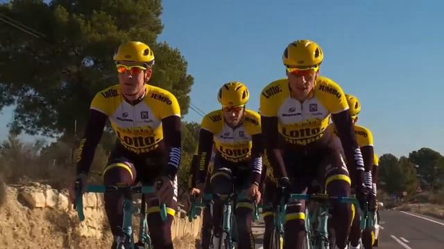 Steven Kruijswijk training in Alicante with team смотреть онлайн