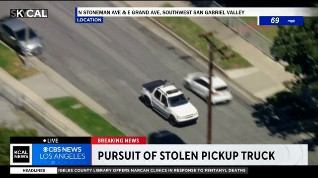Police stop closely following stolen pickup driver, and driver continues on смотреть онлайн