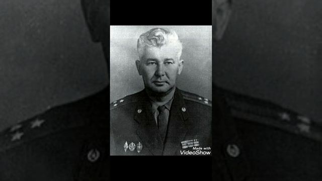 Demokrat Leonov Biography