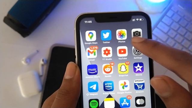 iOS 14.3 Beta 1 Released - RawPro Mode, AirPods Studio And AirTags Hint, & More Explaind in HINDI смотреть онлайн