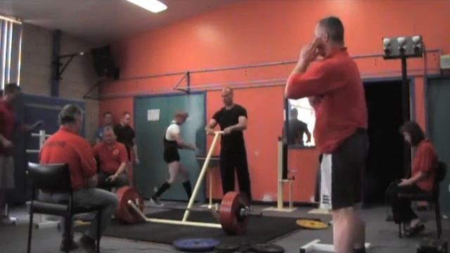 Curtis De Haan 280kg Deadlift at 82 8kg смотреть онлайн