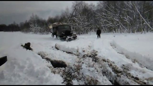 ГДЕ ДРОВА 2 ??? ЗИЛ 157 и ГАЗ 66 возвращаются из леса с дровами. смотреть онлайн