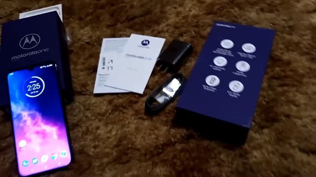 Motorola One Zoom Quick Overview смотреть онлайн