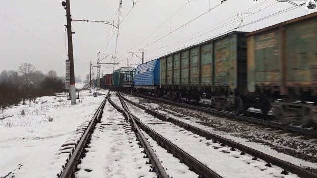 Электровоз ВЛ11М-395 с небольшим грузовым поездом. Железная дорога, поезда. смотреть онлайн