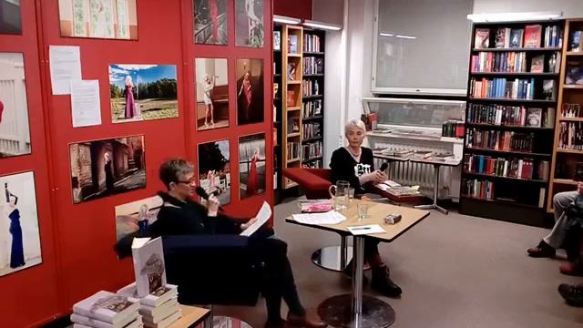 Laura Lindstedt Käpylän kirjastossa 26.1.2016 смотреть онлайн
