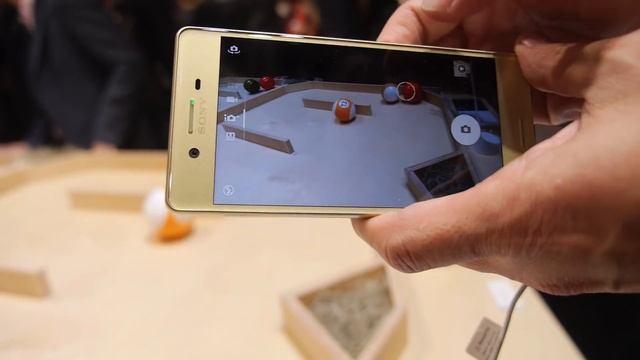 Sony Xperia X Predictive Hybrid Autofocus in action смотреть онлайн