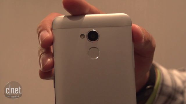 ZTE Blade V7 Lite: la versión menor del V7 tiene lector de huellas смотреть онлайн