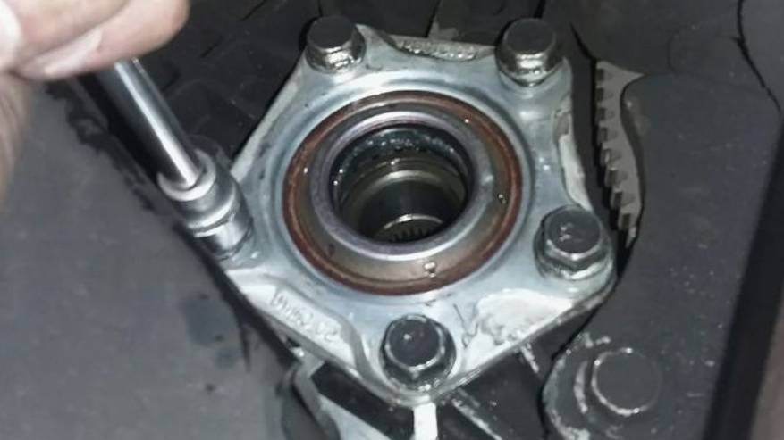 Замена сальника привода и пыльника шаровой. смотреть онлайн