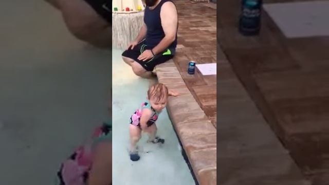 Leah Pool 7- смотреть онлайн