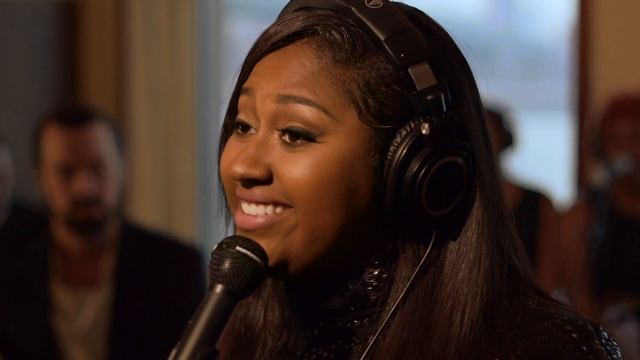 VSessions: Jazmine Sullivan Performs "Stupid Girl" смотреть онлайн
