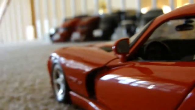 1/18 Maisto 1997 Dodge Viper GTS in HD смотреть онлайн