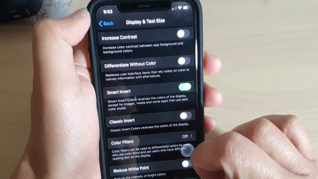 Smart Invert Vs Classic Invert on iPhone to Reverse Screen Colors смотреть онлайн