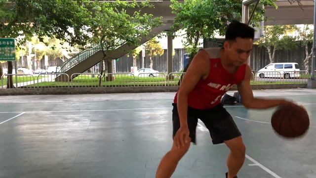 [iPhone 8 plus] 4K / 60fps video test-dribbling смотреть онлайн