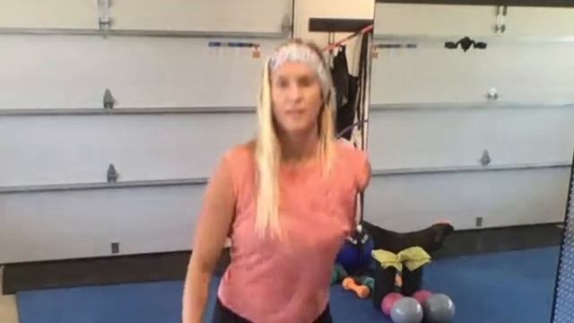 A 40 min Workout Focused on YOU (Recorded Live 5/2/20) смотреть онлайн