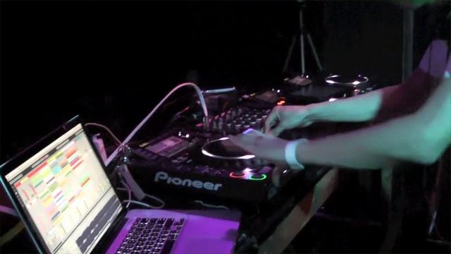 2011_1030 KO-MATSUSHIMA&ERICH LOGAN (2/3) смотреть онлайн