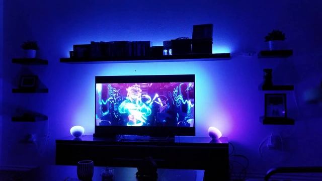 Philips Hue Sync demo - "Pop/Stars by K/DA" смотреть онлайн