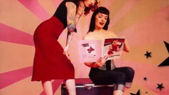 How to be a Pinup Model: Posing with Props! by CHERRY DOLLFACE смотреть онлайн