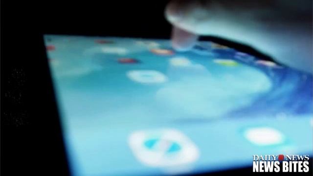 Child, 7, Racks Up $4,000 in Charges Playing Jurassic World iTunes Game смотреть онлайн