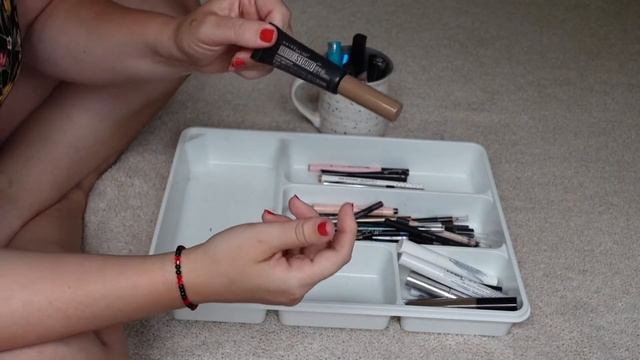 Eyeliner, Mascara, & Brow Products Declutter | My Biggest Declutter Yet! смотреть онлайн