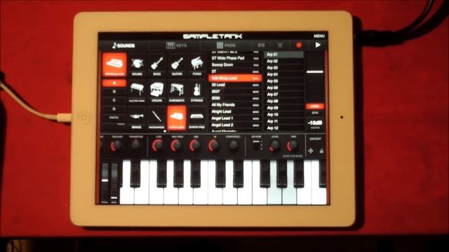 SampleTank.. ALL the new sounds from the new SampleMoog sound pack for iPad смотреть онлайн