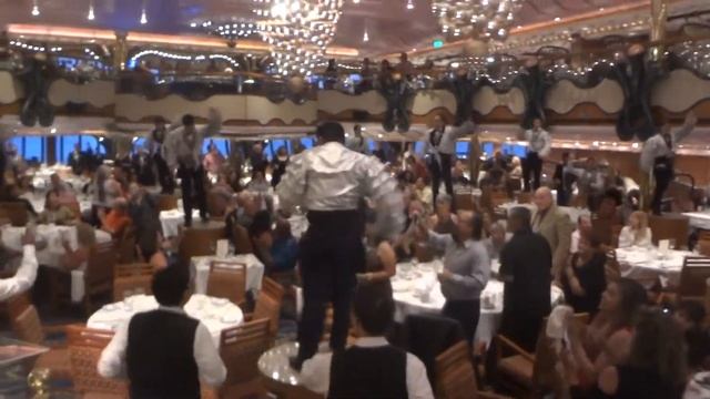Лайнер ,,Карнавал Сплэндор,,Танец Официантов .Май2018 смотреть онлайн