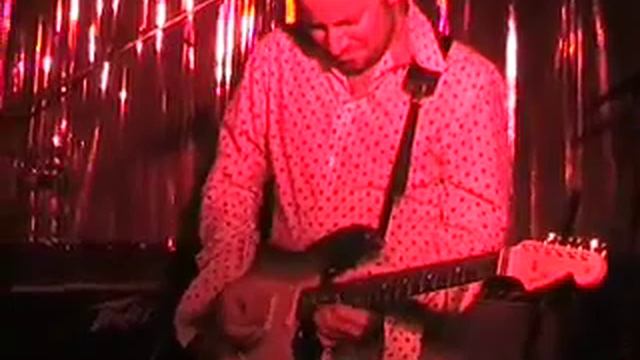Ulrich de Jesus playing a very loud Guitar solo on Purple Rain смотреть онлайн