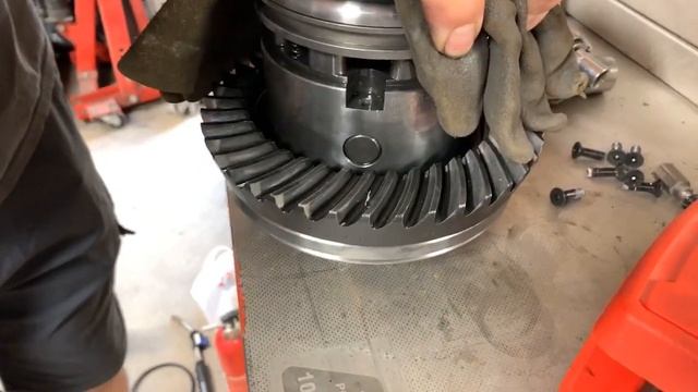 Broken OX Locker Teardown смотреть онлайн
