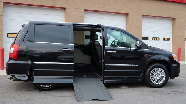 2014 Chrysler Town and Country - Wheelchair Accessible Van - Handicap Van VantasticMobility.com смотреть онлайн