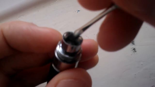 Center Pin Issue - Fixing a non firing eGo battery смотреть онлайн