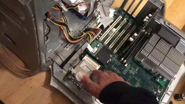 PowerMac G4 Quicksilver In Depth Review смотреть онлайн