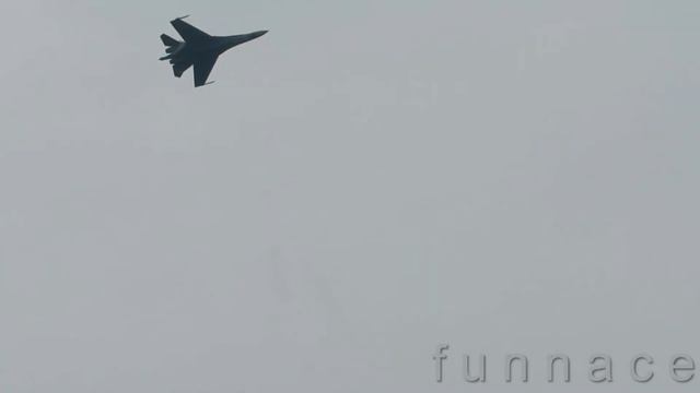 МАКС 2013 Сухой Су-35 (Sukhoi Su-35 MAKS) смотреть онлайн
