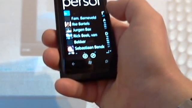 Nokia Lumia 800, Windows Phone 7 People Hub reviewed смотреть онлайн