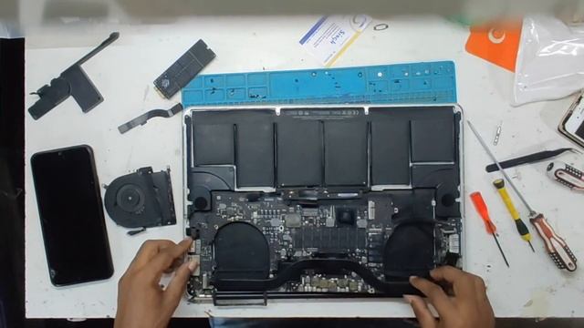 MacBook Pro Speaker Replacement || How To Fix NO SOUND for MacBook Air смотреть онлайн