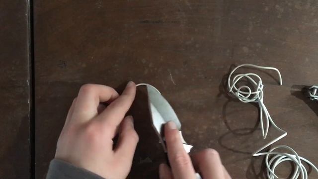 HOW TO TURN ANY WIRED HEADPHONES INTO APPLE AIRPODS!!! DIY FUNCTIONING AIRPODS 2019!!! смотреть онлайн