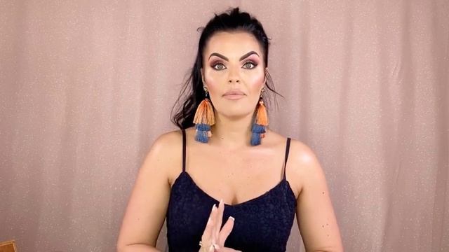 DON'T KNOW WHICH EYESHADOW, LINERS OR LIPSTICK TO BUY? Here's more information. смотреть онлайн