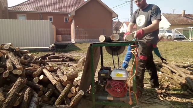 Benzines körfűrész VS 93 mázsa akác! смотреть онлайн