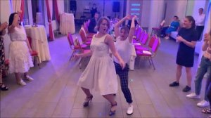 Девчули порвали зал, лучший танец на свадьбе. РАЗРЫВ И ИСТЕРИКА!!!!