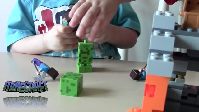 Playing With Minecraft Figures Jacob And Bentley Minecraft Toys Kids Videos смотреть онлайн