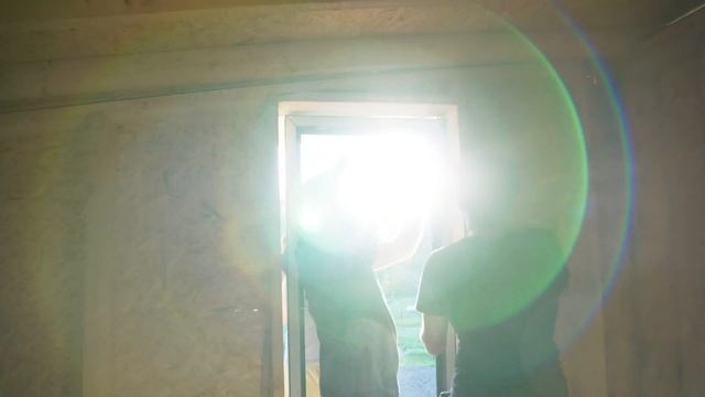 Young couple builds a tiny house | Part 8 - Windows, doors, roof смотреть онлайн