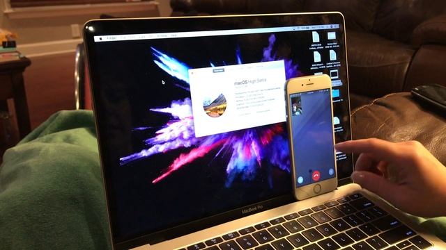 Macbook Pro Screen Glitch смотреть онлайн