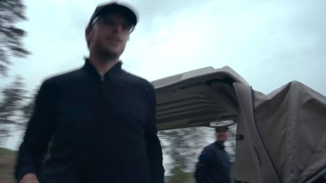HUR LYCKAS MAN SLÅ BOLLEN BAKÅT?! - Golftugget Möter Ep. 1 - Carl Déman och Lucas Simonsson смотреть онлайн