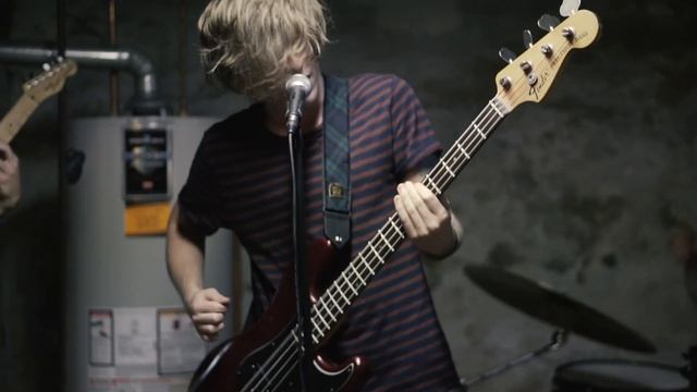Twin Beds - It's Gremlins (Official Video) смотреть онлайн