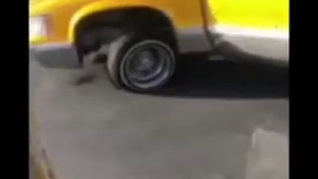 1993 Fleetwood lowrider hopping смотреть онлайн