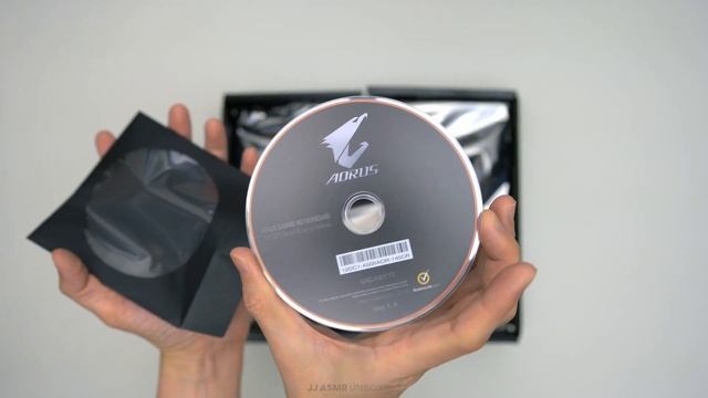 Gigabyte X570 AORUS Elite Unboxing смотреть онлайн