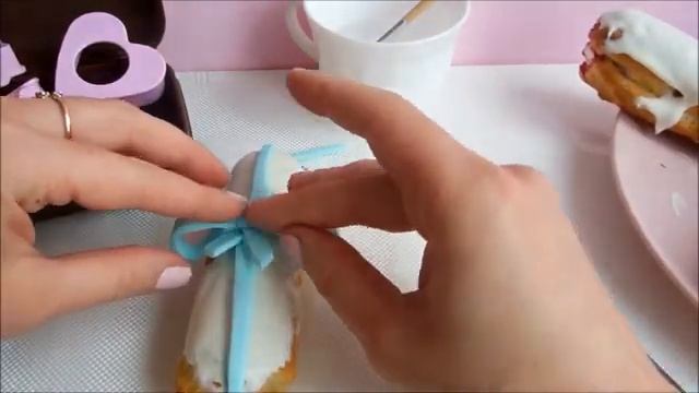 HOW TO Decorating Eclairs for Valentine's Day / Aleksa Cherry смотреть онлайн