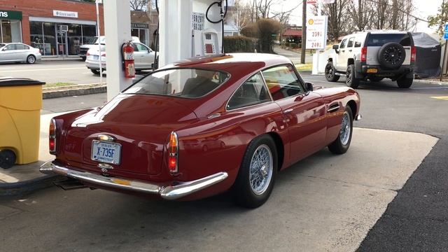Aston Martin DB4GT - Fly-By - Startup, Revs, Acceleration at Gas Station смотреть онлайн