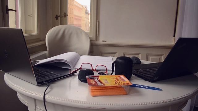 What's on my desk | Working from Home Edition смотреть онлайн