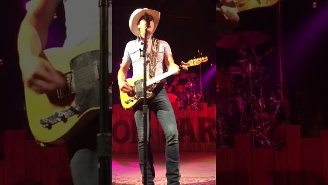 Jon Pardi - Trash a Hotel Room (Live) смотреть онлайн