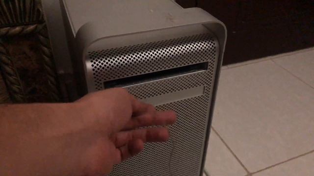 Mac Pro Stuck Disk Lid (Cover) quick solution! смотреть онлайн